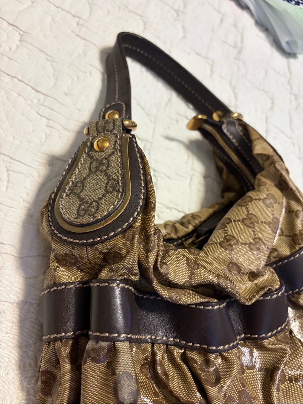 Gucci Brown Monogram Shoulder Bag with Dark Leather Trim - Picture 6 of 8